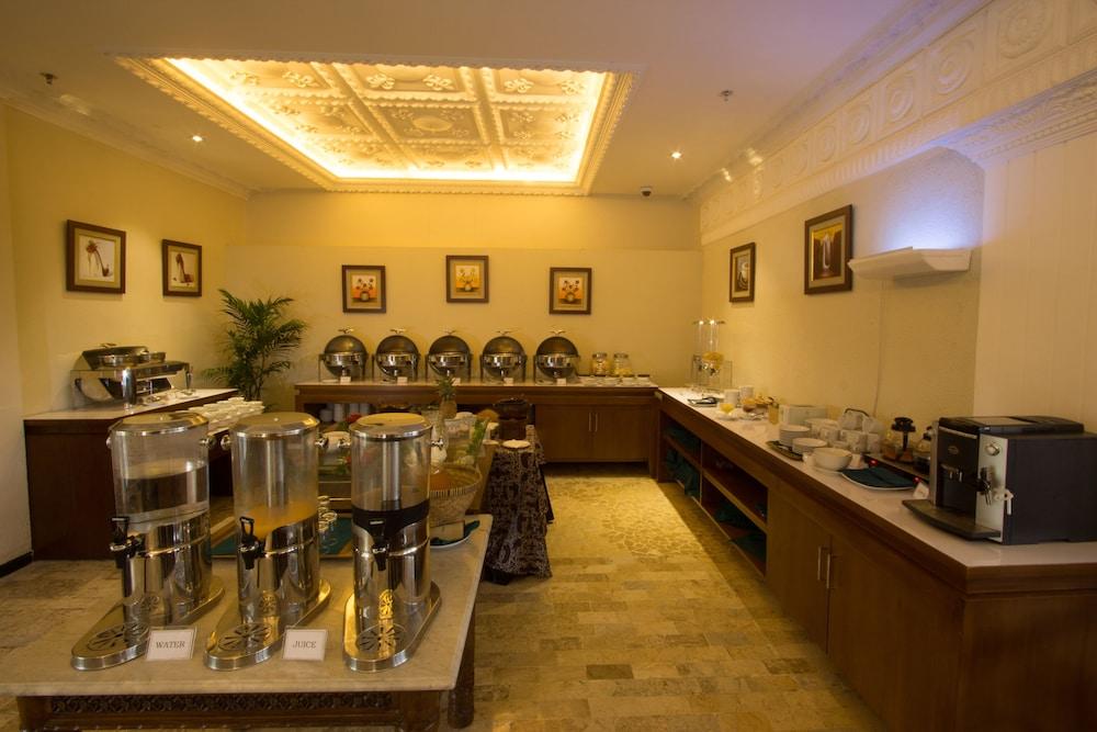 D'Salvatore Boutique Hotel Yogyakarta Maguwo Dış mekan fotoğraf