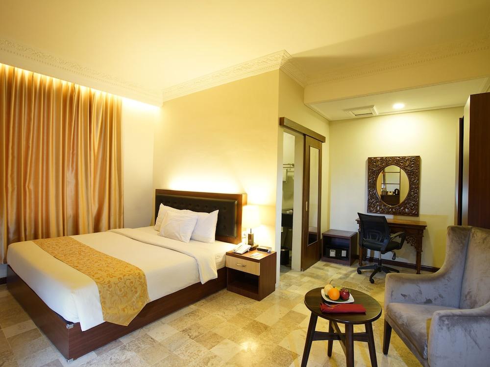 D'Salvatore Boutique Hotel Yogyakarta Maguwo Dış mekan fotoğraf