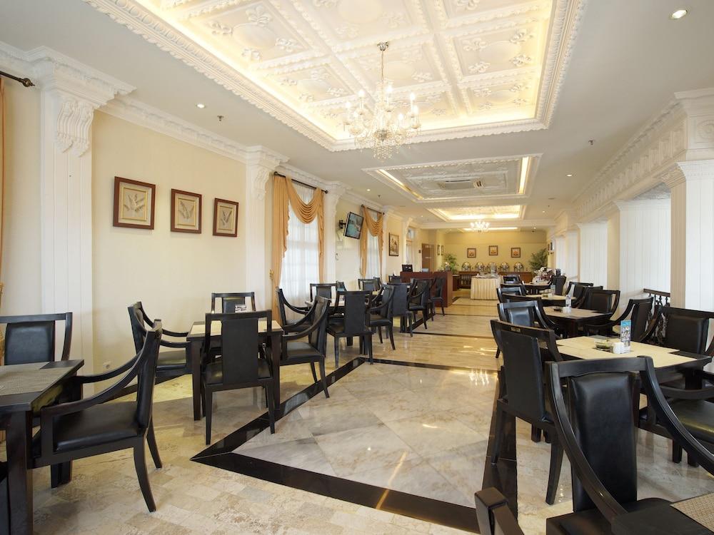 D'Salvatore Boutique Hotel Yogyakarta Maguwo Dış mekan fotoğraf