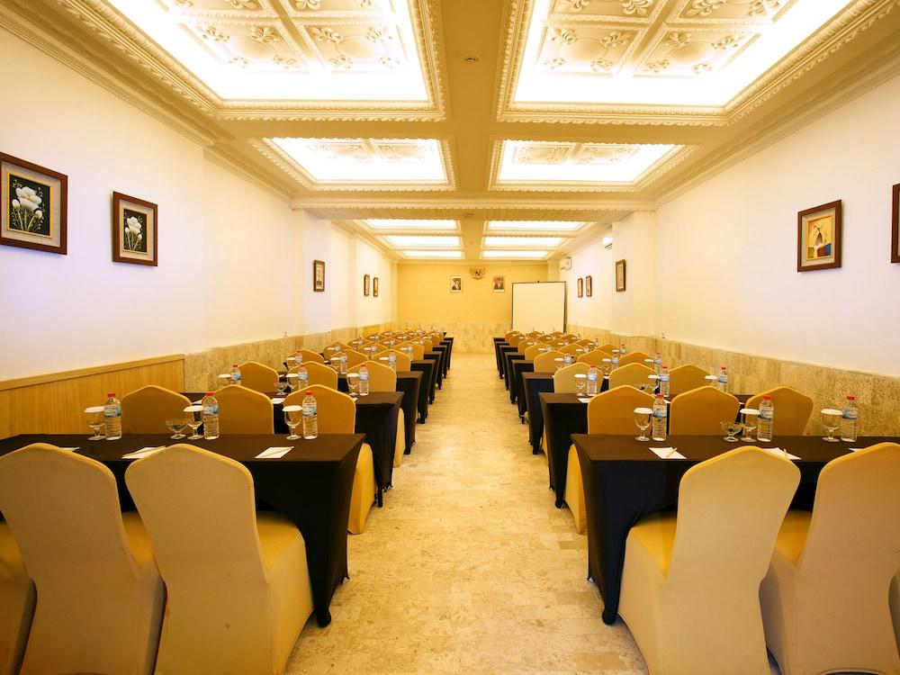 D'Salvatore Boutique Hotel Yogyakarta Maguwo Dış mekan fotoğraf