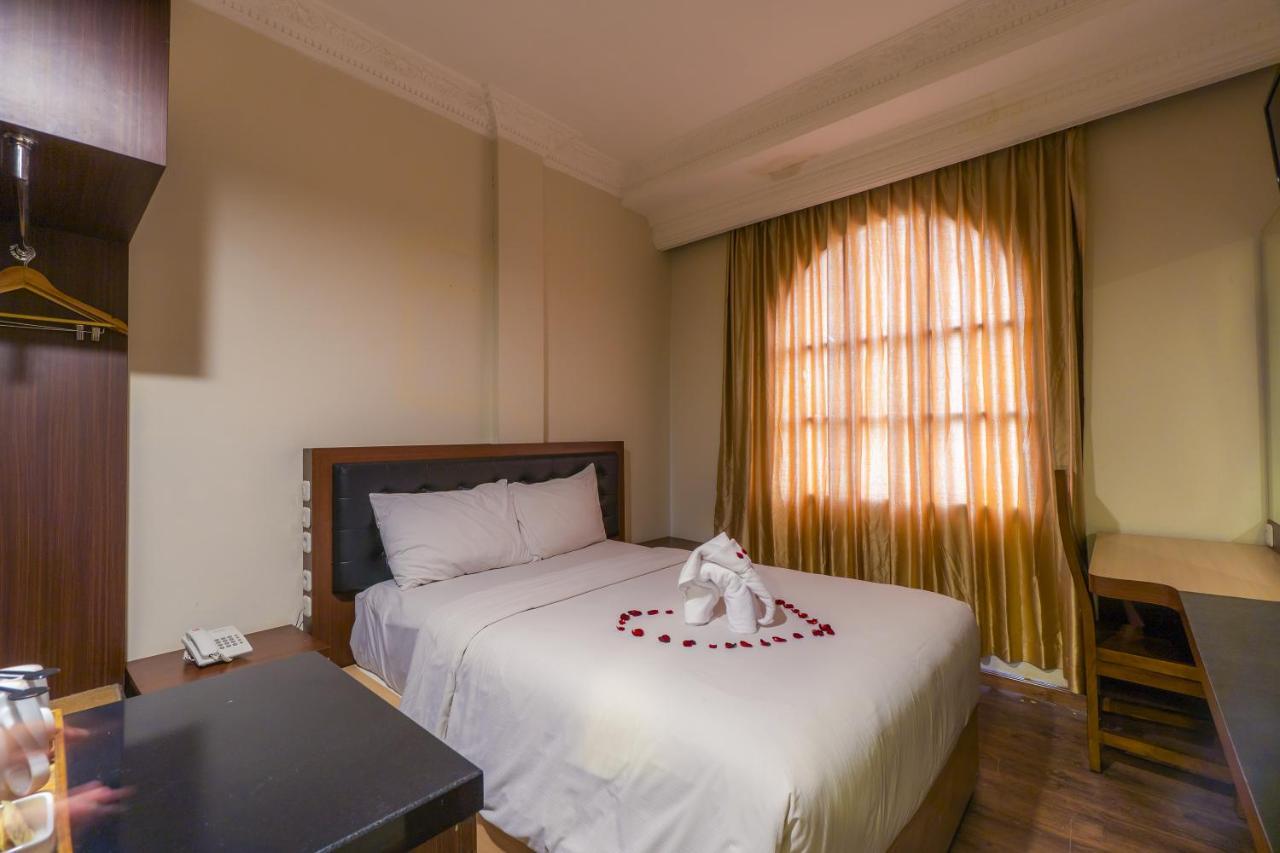 D'Salvatore Boutique Hotel Yogyakarta Maguwo Dış mekan fotoğraf