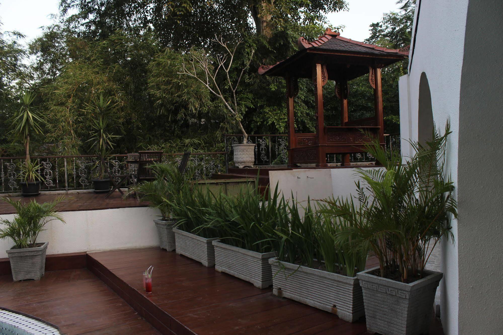D'Salvatore Boutique Hotel Yogyakarta Maguwo Dış mekan fotoğraf