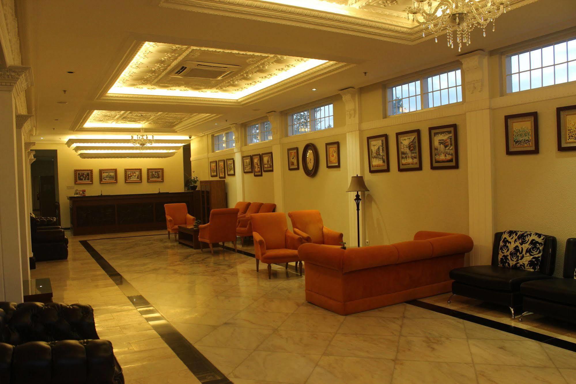 D'Salvatore Boutique Hotel Yogyakarta Maguwo Dış mekan fotoğraf