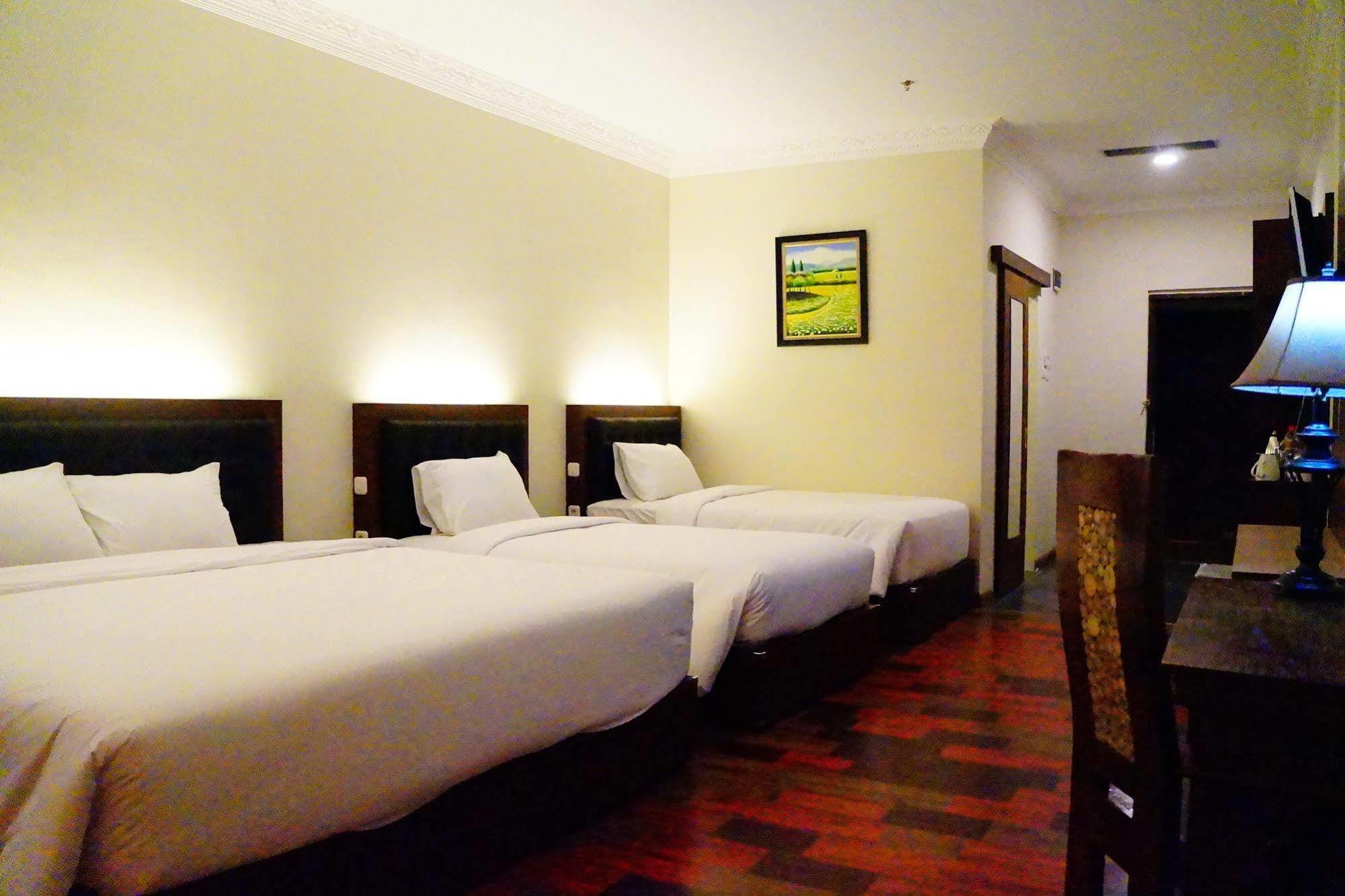 D'Salvatore Boutique Hotel Yogyakarta Maguwo Dış mekan fotoğraf